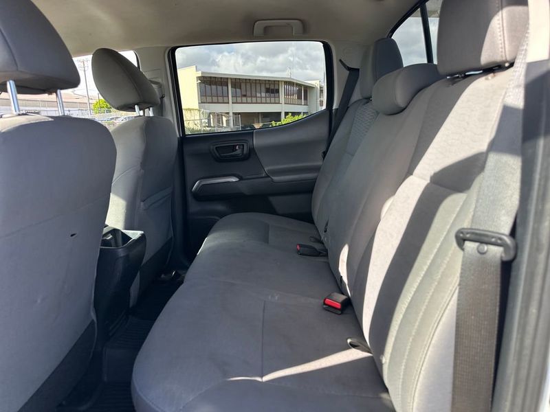 2018 Toyota Tacoma SR5 Double Cab 5' Bed I4 4x2 Automatic - 22990935 - 13