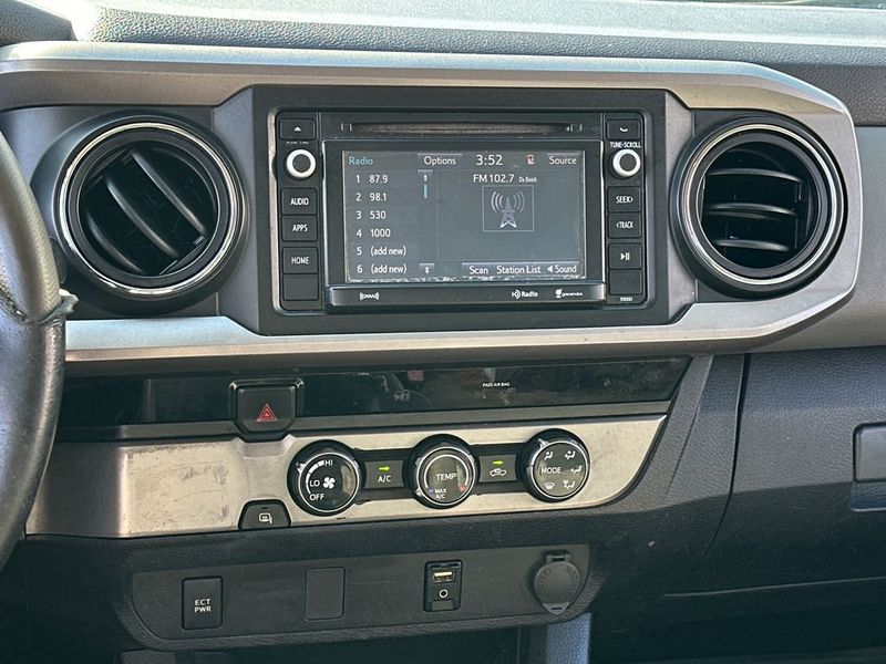 2018 Toyota Tacoma SR5 Double Cab 5' Bed I4 4x2 Automatic - 22990935 - 14