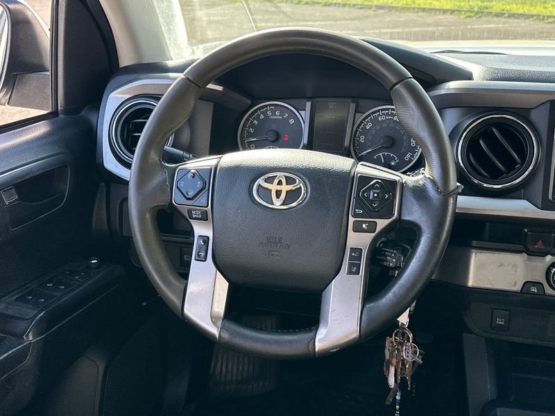 2018 Toyota Tacoma SR5 Double Cab 5' Bed I4 4x2 Automatic - 22990935 - 16