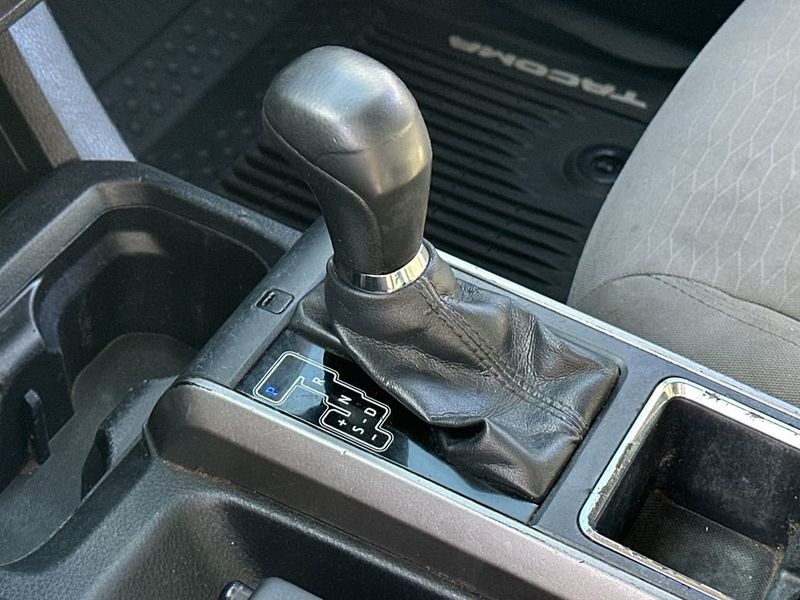 2018 Toyota Tacoma SR5 Double Cab 5' Bed I4 4x2 Automatic - 22990935 - 17