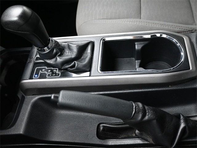 2018 Toyota Tacoma SR5 Double Cab 5' Bed V6 4x2 Automatic - 22913715 - 16