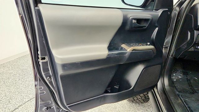 2018 Toyota Tacoma SR5 Double Cab 5' Bed V6 4x2 Automatic with Upgraded Wheels - 22958776 - 9