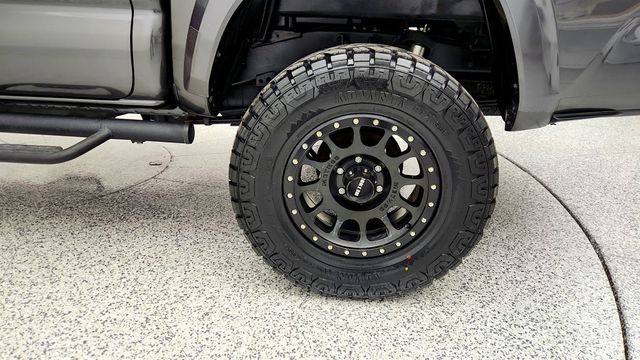 2018 Toyota Tacoma SR5 Double Cab 5' Bed V6 4x2 Automatic with Upgraded Wheels - 22958776 - 8