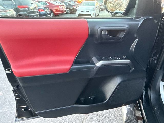 2018 Toyota Tacoma SR5 Double Cab 5' Bed V6 4x4 Automatic - 22945852 - 18