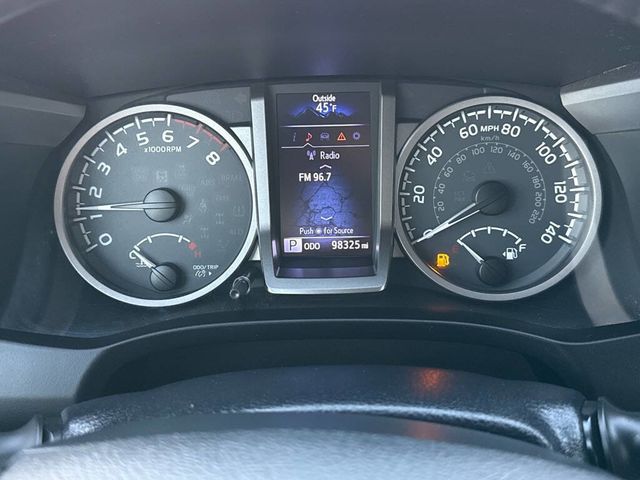 2018 Toyota Tacoma SR5 Double Cab 5' Bed V6 4x4 Automatic - 22945852 - 32