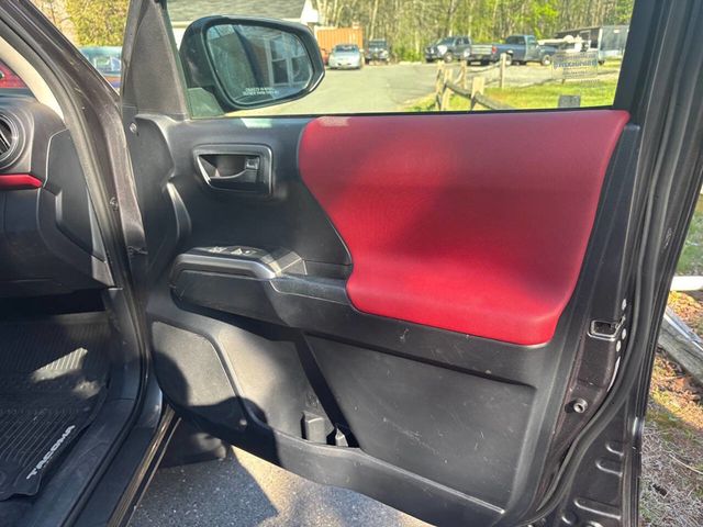 2018 Toyota Tacoma SR5 Double Cab 5' Bed V6 4x4 Automatic - 23016898 - 22
