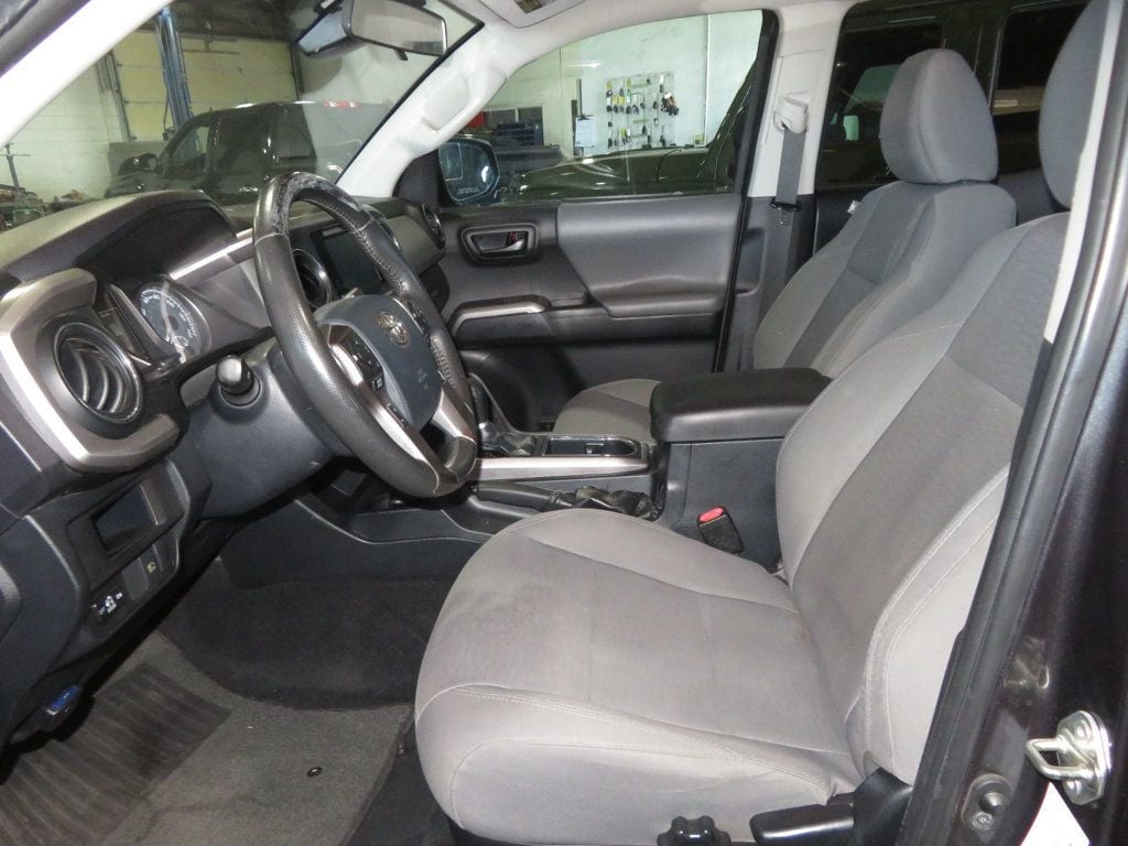 2018 Toyota Tacoma SR5 EXTRA CLEAN DOUBLECAB AZ TACOMA V6 - 22913596 - 18