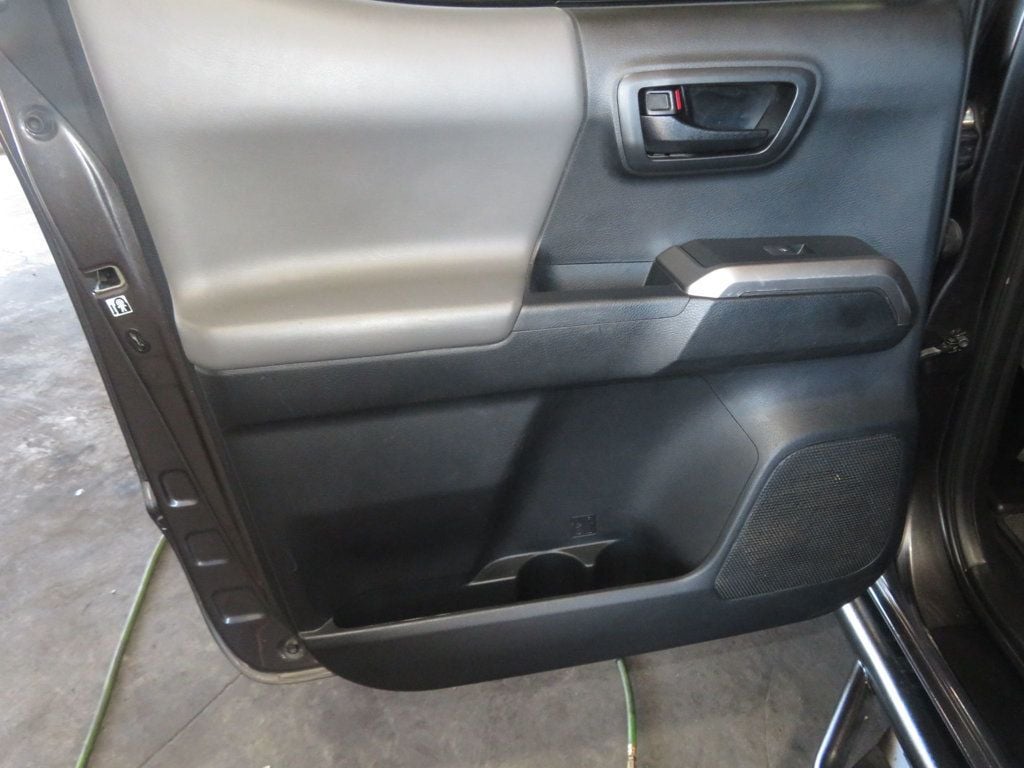 2018 Toyota Tacoma SR5 EXTRA CLEAN DOUBLECAB AZ TACOMA V6 - 22913596 - 22