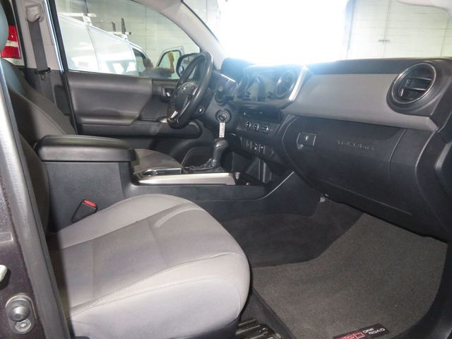 2018 Toyota Tacoma SR5 EXTRA CLEAN DOUBLECAB AZ TACOMA V6  - 22913596 - 34