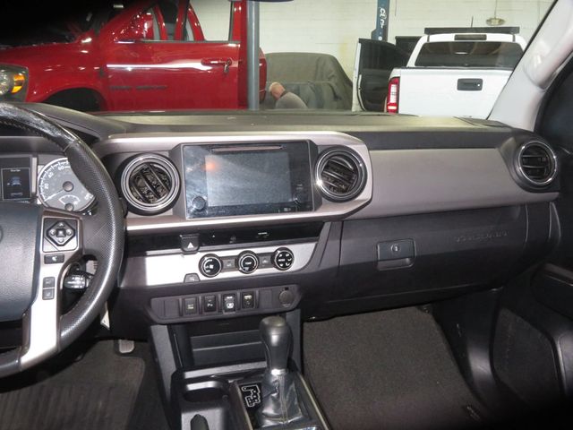 2018 Toyota Tacoma SR5 EXTRA CLEAN DOUBLECAB AZ TACOMA V6  - 22913596 - 37
