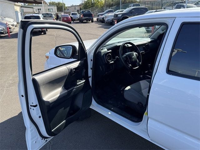 2018 Toyota Tacoma SR Double Cab 5' Bed I4 4x2 Automatic - 22723087 - 37