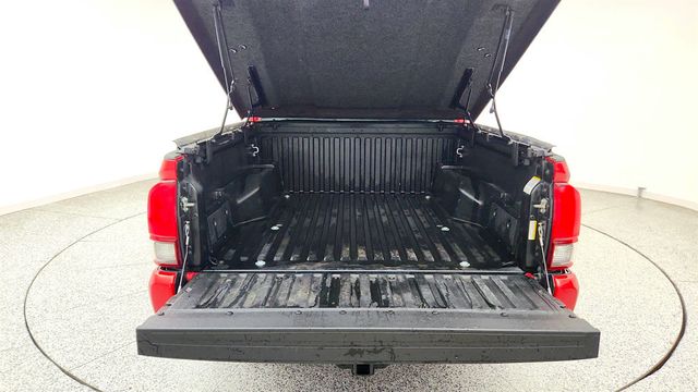 2018 Toyota Tacoma SR Double Cab 5' Bed V6 4x4 Automatic - 23056615 - 19