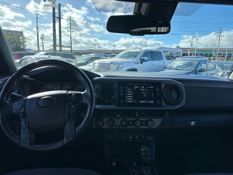 2018 Toyota Tacoma TRD Off-Road - 23056429 - 12