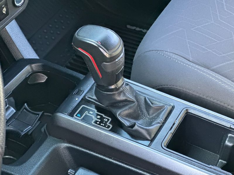 2018 Toyota Tacoma TRD Off-Road - 23056429 - 18