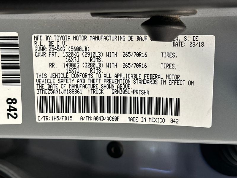 2018 Toyota Tacoma TRD Off-Road - 23056429 - 21