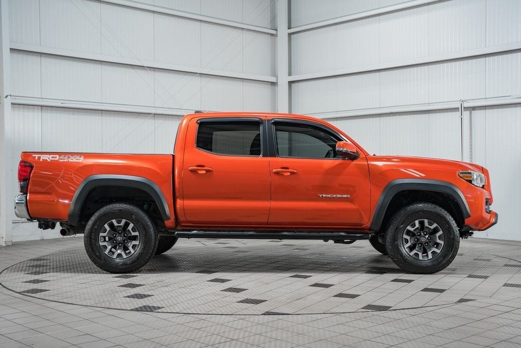 2018 Toyota Tacoma TRD Off-Road - 22645186 - 8