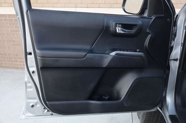 2018 Toyota Tacoma TRD Offroad - 23035528 - 11