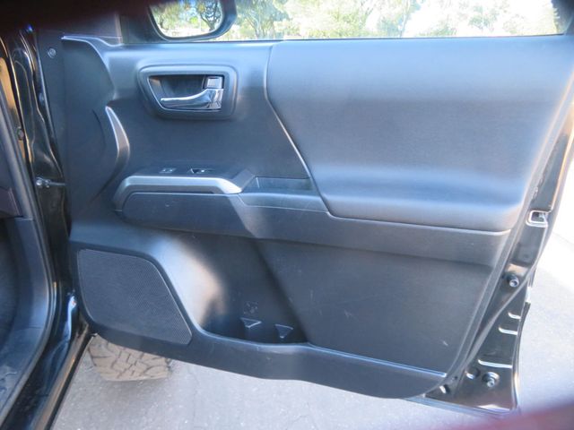 2018 Toyota Tacoma TRD OFFROAD 2OWNER LIFTED TACOMA EXTRA CLEAN DOUBLE CAB  - 22981286 - 30