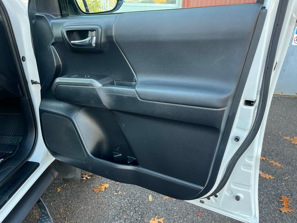 2018 Toyota Tacoma TRD OFF ROAD 6-Speed Manual 4x4 3 Pedals - 22942013 - 29