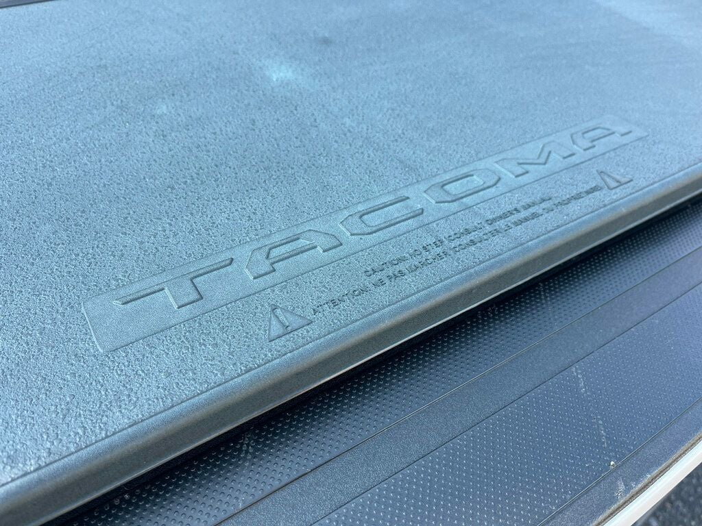 2018 Toyota Tacoma TRD OFF ROAD 6-Speed Manual 4x4 3 Pedals - 22942013 - 36