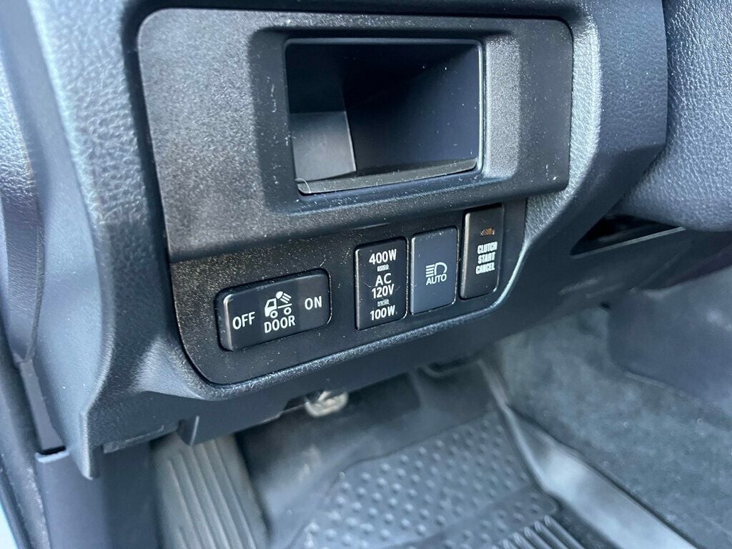 2018 Toyota Tacoma TRD OFF ROAD 6-Speed Manual 4x4 3 Pedals - 22942013 - 49