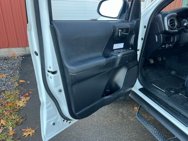 2018 Toyota Tacoma TRD OFF ROAD 6-Speed Manual 4x4 3 Pedals - 22942013 - 52