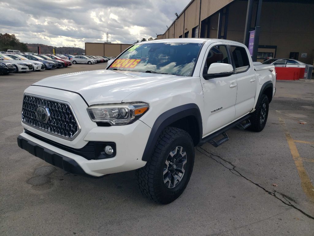 2018 Toyota Tacoma TRD Double Cab 4x4 photo 3