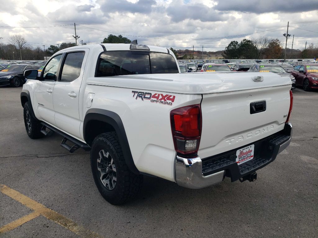 2018 Toyota Tacoma TRD Double Cab 4x4 photo 4
