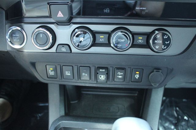 2018 Toyota Tacoma TRD Off Road Double Cab 5' Bed V6 4x4 Automatic - 23038920 - 19