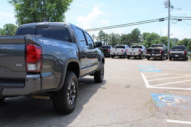 2018 Toyota Tacoma TRD Off Road Double Cab 5' Bed V6 4x4 Automatic - 23038920 - 34