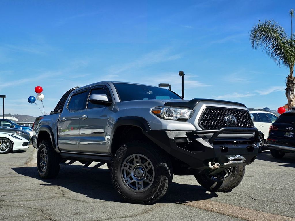 2018 Toyota Tacoma TRD Off Road Double Cab 5' Bed V6 4x4 MT - 22324980 - 1