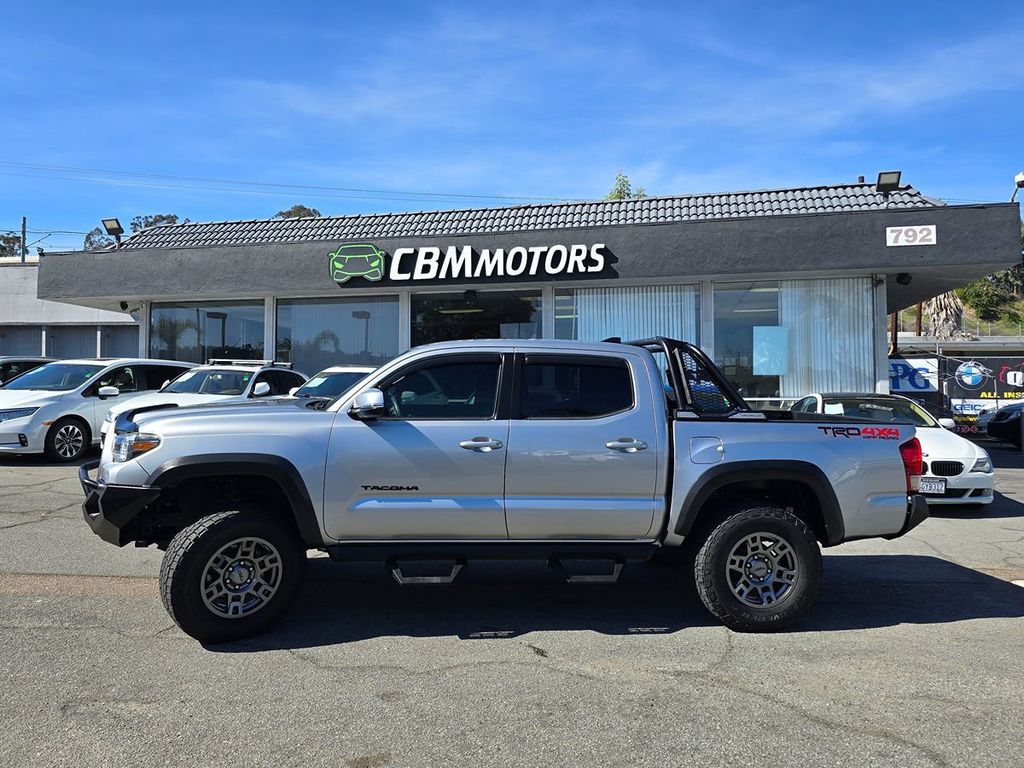 2018 Toyota Tacoma TRD Off Road Double Cab 5' Bed V6 4x4 MT - 22324980 - 7