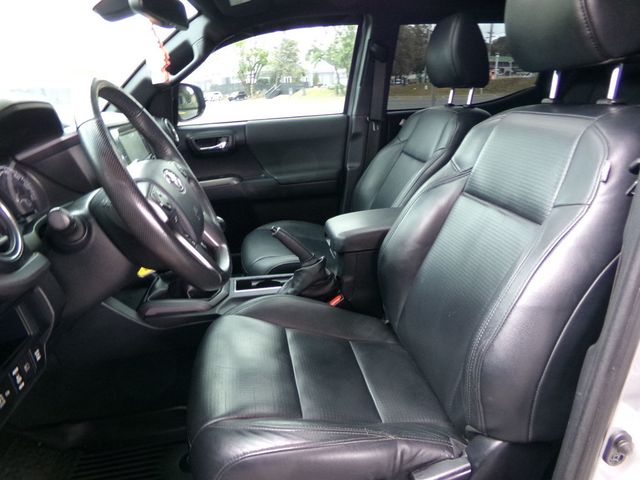 2018 Toyota Tacoma TRD Off Road Double Cab 5' Bed V6 4x4 MT - 23015804 - 9