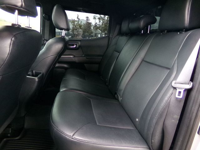 2018 Toyota Tacoma TRD Off Road Double Cab 5' Bed V6 4x4 MT - 23015804 - 11