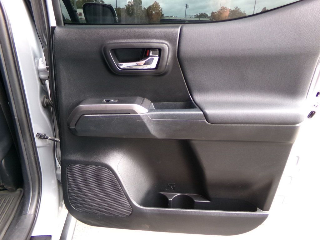 2018 Toyota Tacoma TRD Off Road Double Cab 5' Bed V6 4x4 MT - 23015804 - 13