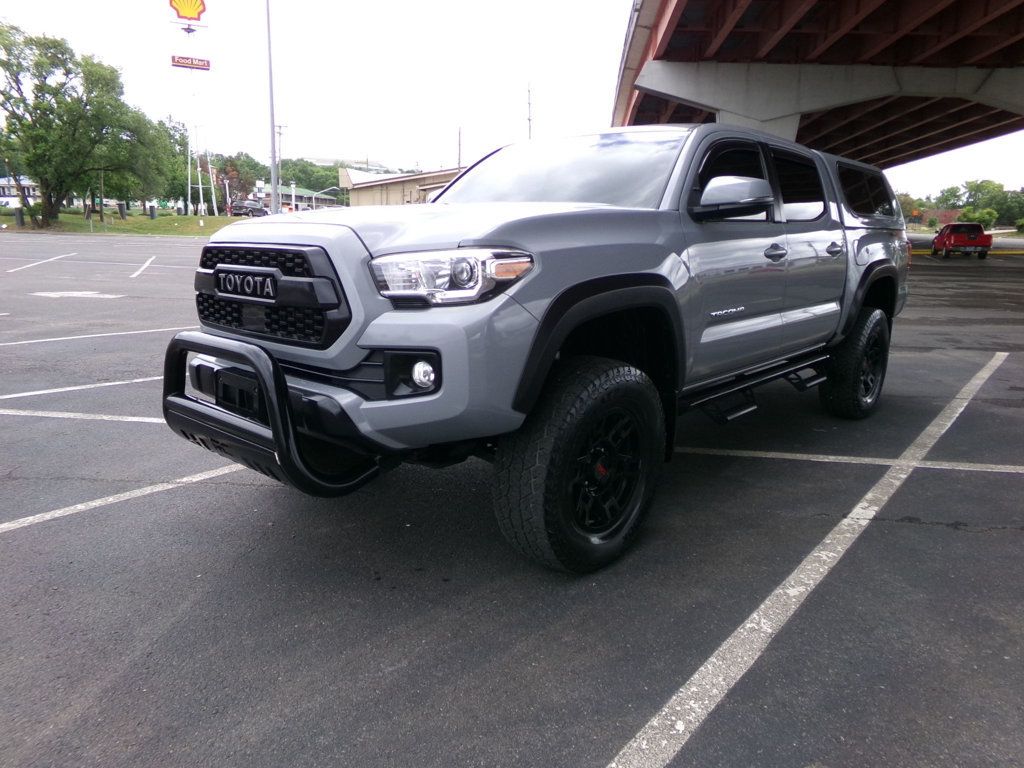 2018 Toyota Tacoma TRD Off Road Double Cab 5' Bed V6 4x4 MT - 23015804 - 1