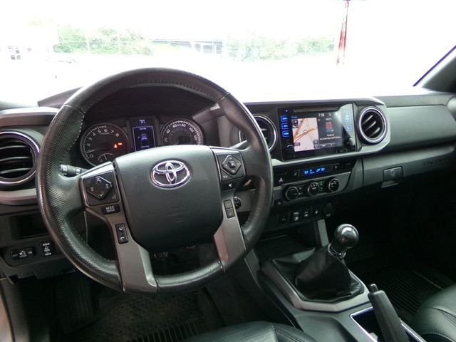 2018 Toyota Tacoma TRD Off Road Double Cab 5' Bed V6 4x4 MT - 23015804 - 8