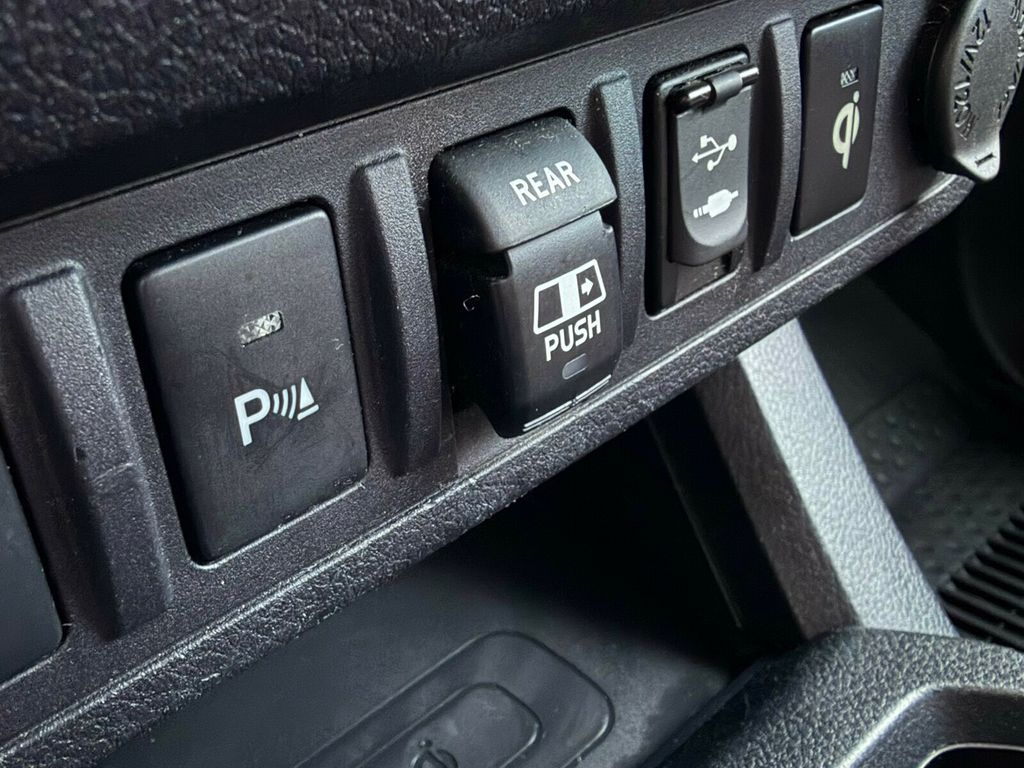 2018 Toyota Tacoma TRD Off Road Package, 6" Lift Kit, Fuel Wheels, Technology Pack - 23000734 - 33