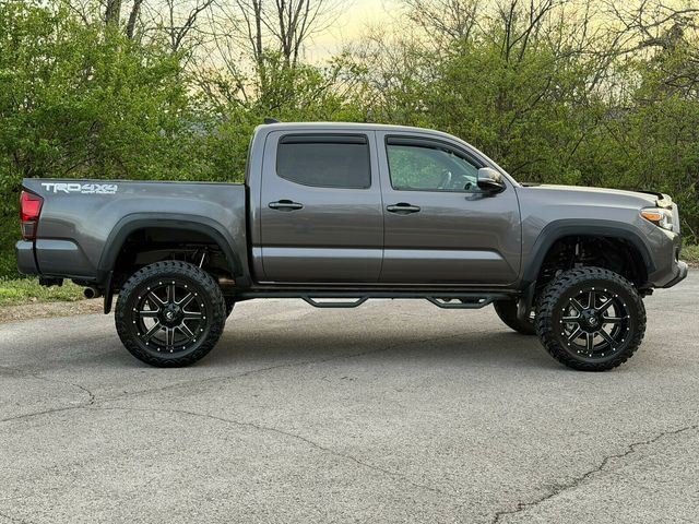 2018 Toyota Tacoma TRD Off Road Package, 6" Lift Kit, Fuel Wheels, Technology Pack - 23000734 - 7