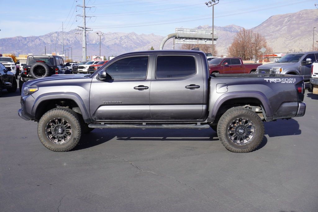 2018 Toyota Tacoma TRD SPORT - 22944696 - 1