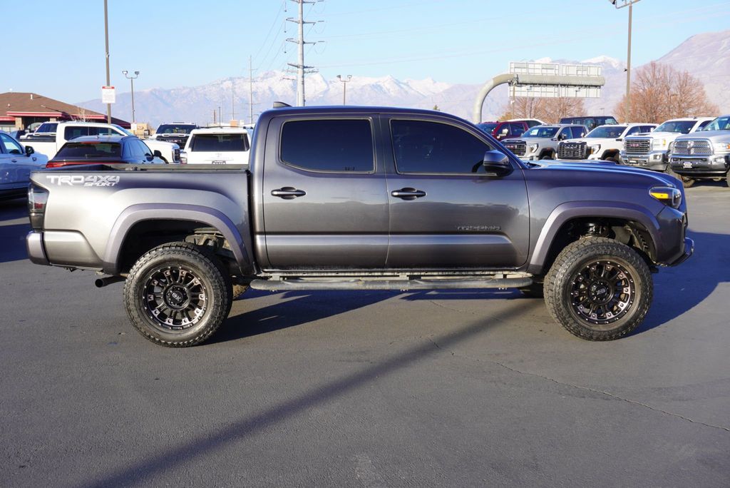 2018 Toyota Tacoma TRD SPORT - 22950515 - 12