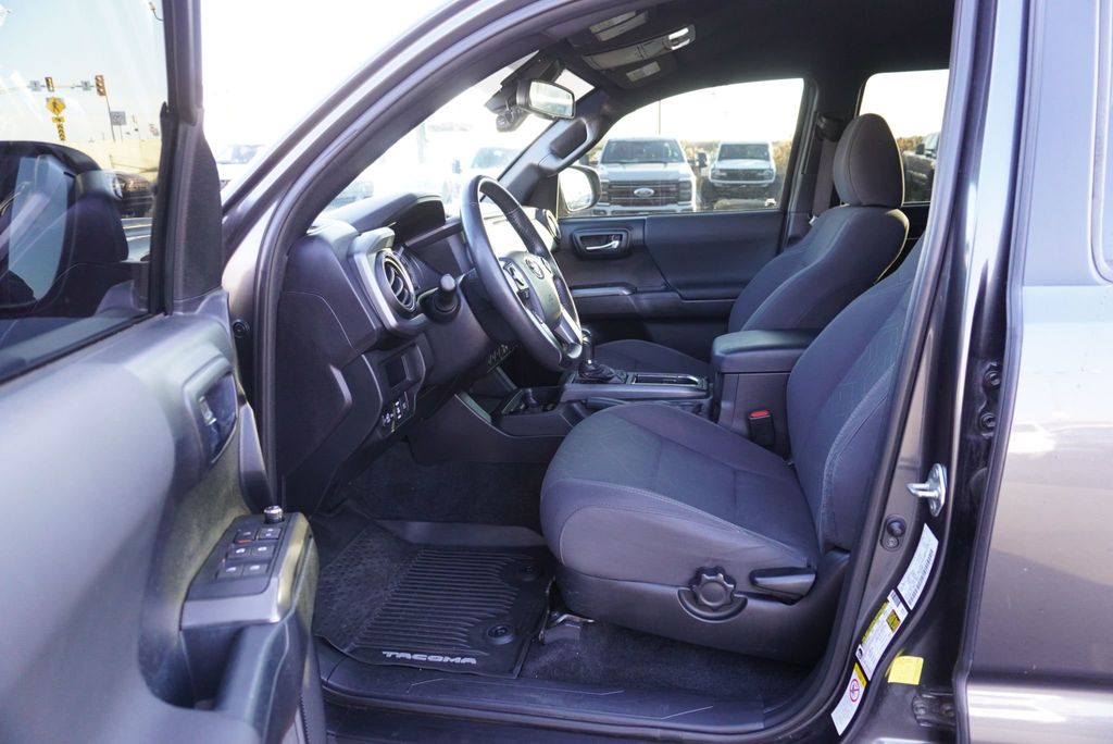 2018 Toyota Tacoma TRD SPORT - 22950515 - 20