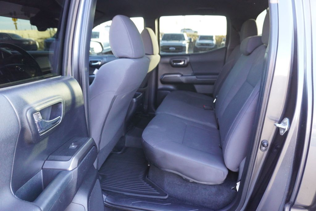 2018 Toyota Tacoma TRD SPORT - 22950515 - 21