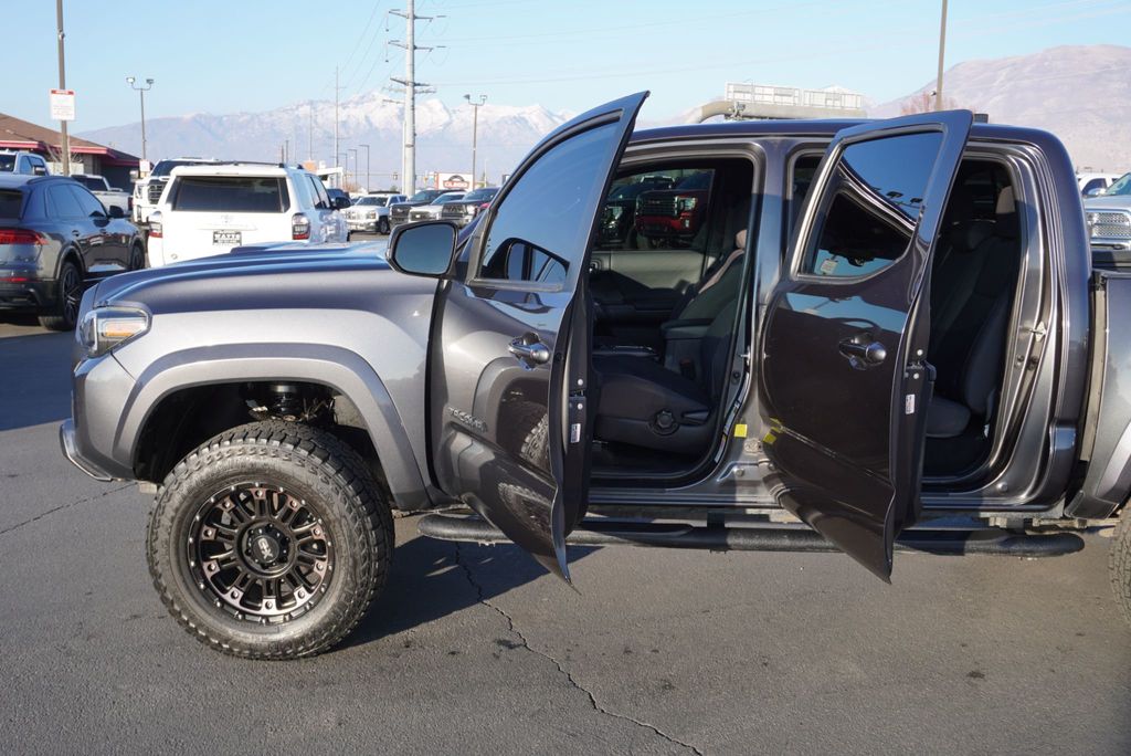 2018 Toyota Tacoma TRD SPORT - 22950515 - 22