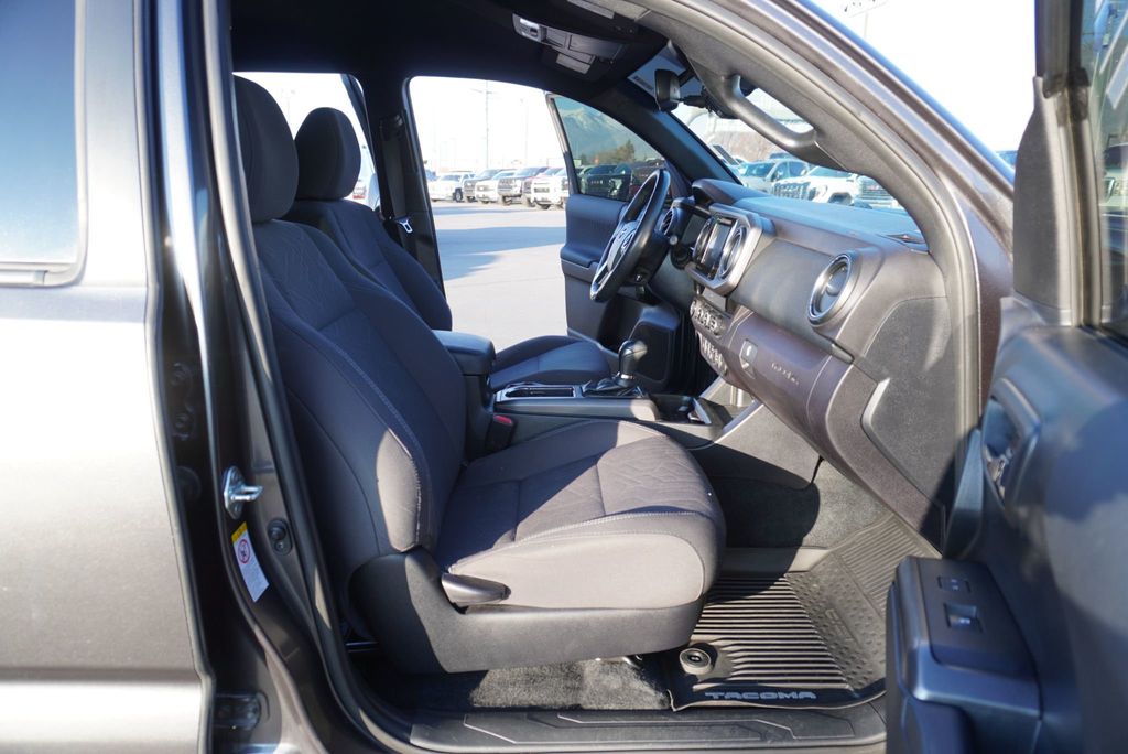 2018 Toyota Tacoma TRD SPORT - 22950515 - 23