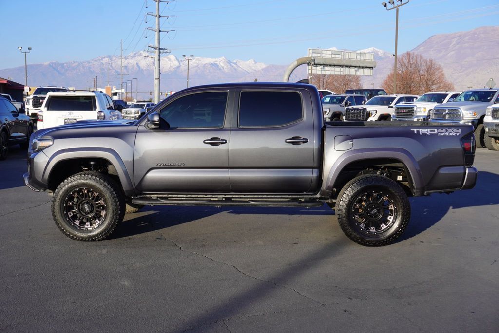 2018 Toyota Tacoma TRD SPORT - 22950515 - 6