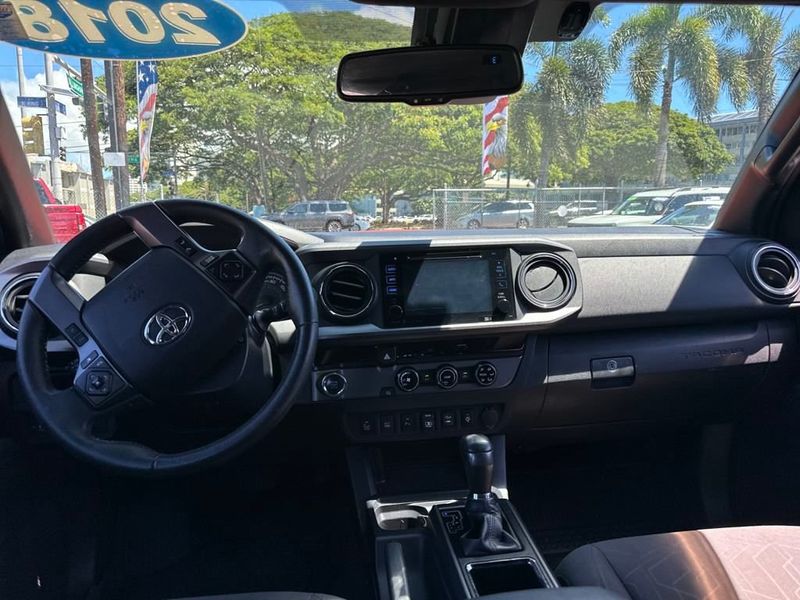 2018 Toyota Tacoma TRD Sport Double Cab V6 photo 10