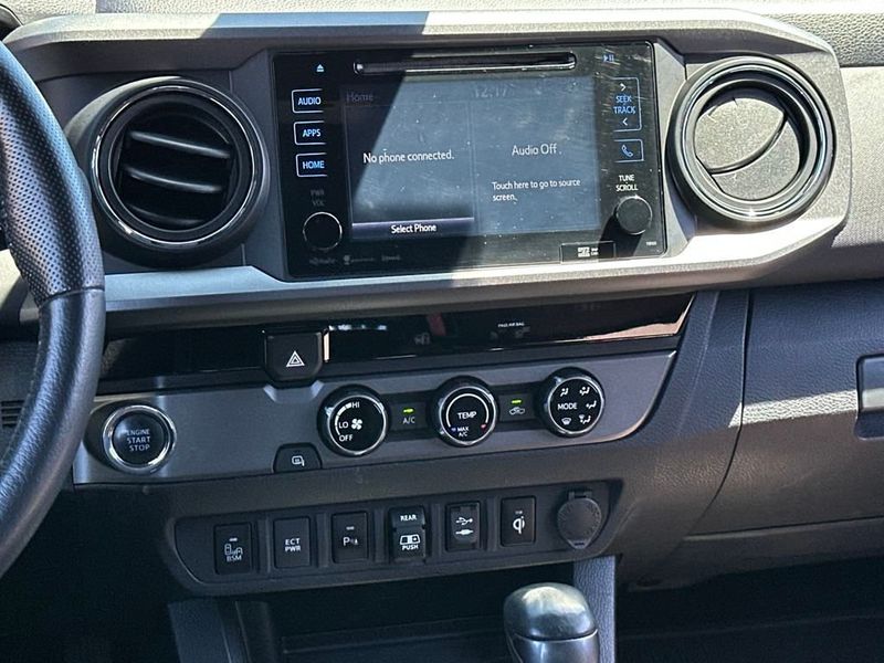 2018 Toyota Tacoma TRD Sport Double Cab V6 photo 12