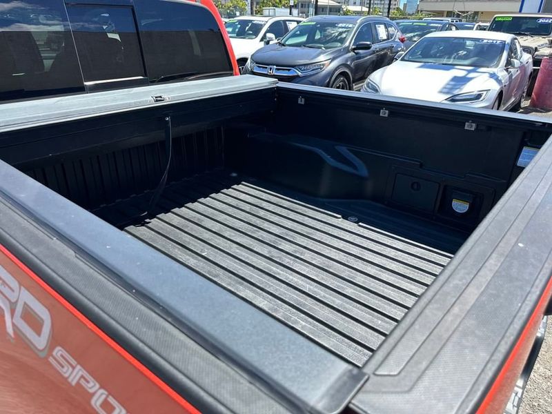 2018 Toyota Tacoma TRD Sport Double Cab V6 photo 16