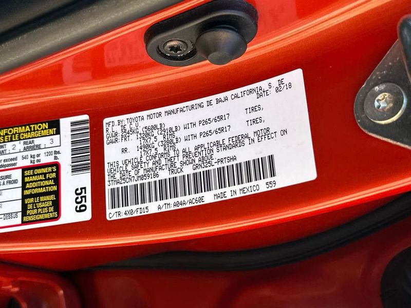2018 Toyota Tacoma TRD Sport Double Cab V6 photo 18